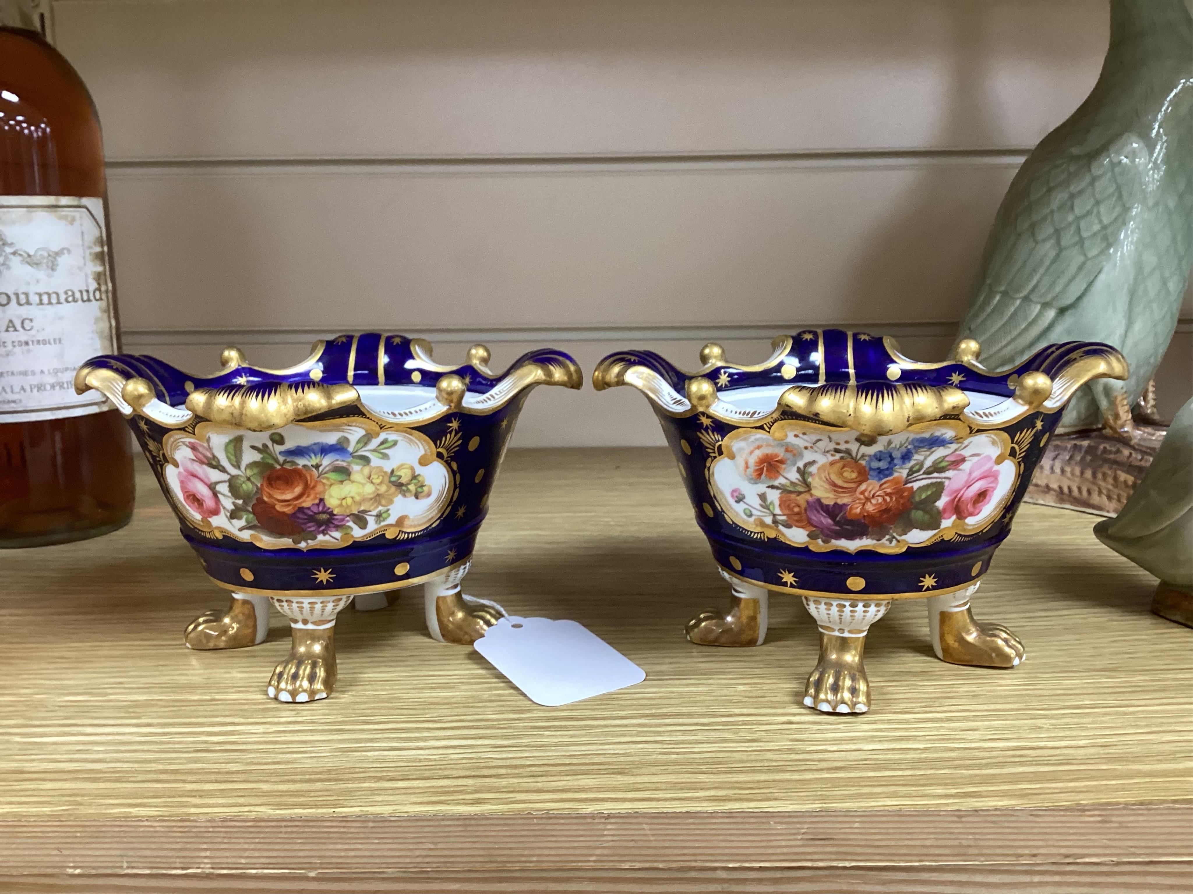 A pair of early 19th century Spode footed pastel burners, lacking covers, 9.5cm